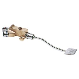 armătură pentru conducte de apă cu pedală